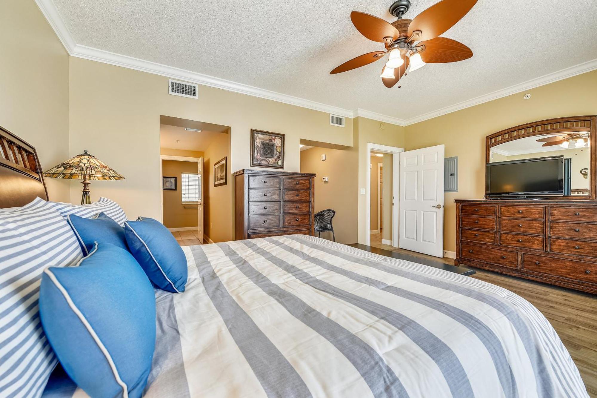 Boardwalk Beach Resort #1911 By Book That Condo Panama City Beach Room photo