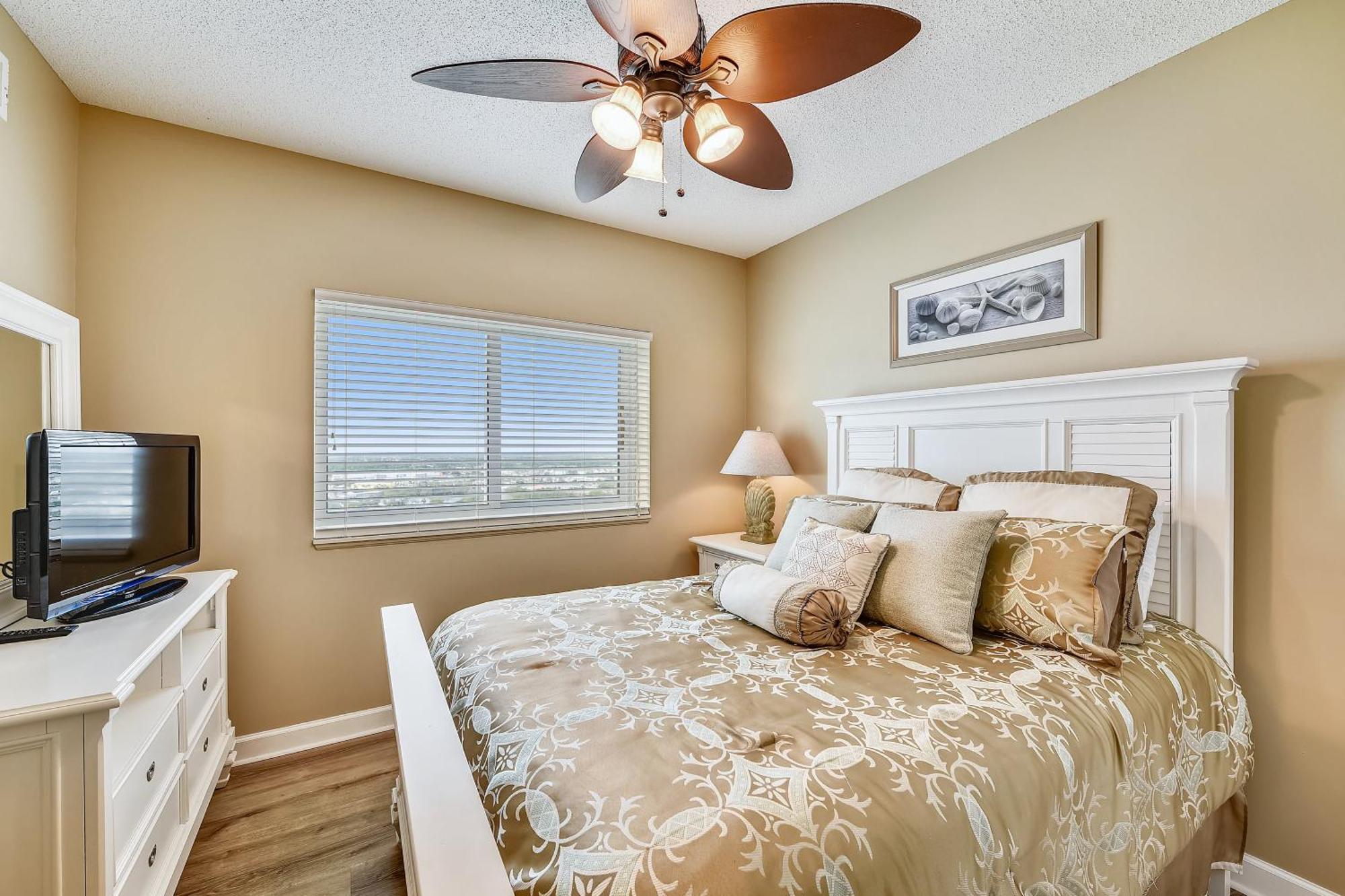 Boardwalk Beach Resort #1911 By Book That Condo Panama City Beach Room photo